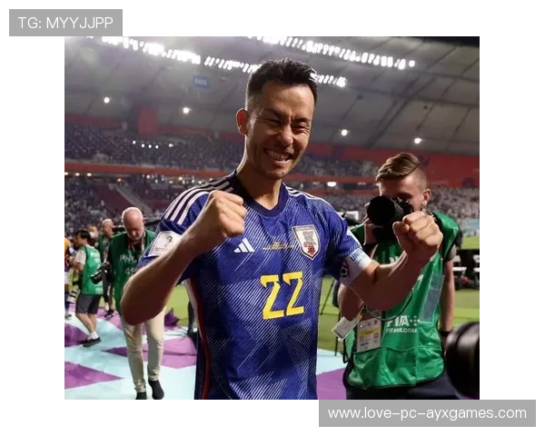 吉田麻也关键解围阻断必失球